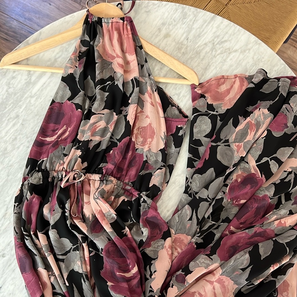 Lulus halter maxi dress with tie at waist. Beautiful floral roses pattern.